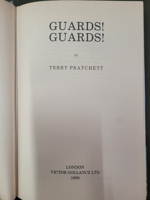 Guards! Guards! A Discworld Novel