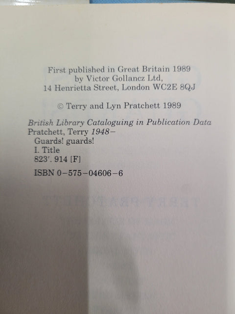 Guards! Guards! A Discworld Novel