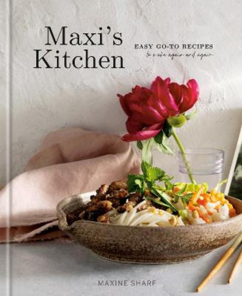 Maxi's Kitchen by Maxine Sharf - 9780593800393