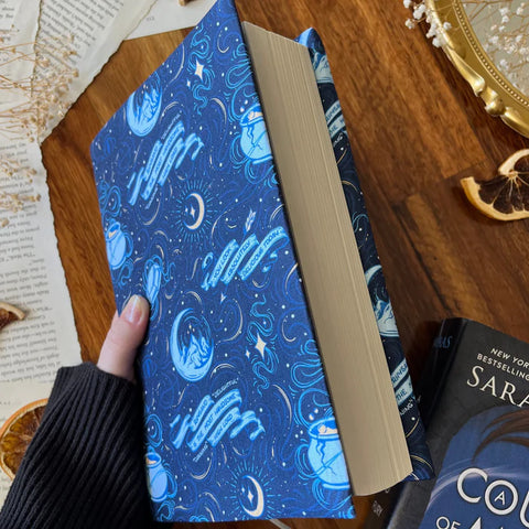 A Court of Thorns & Roses fabric dust jacket blue 9.5"
