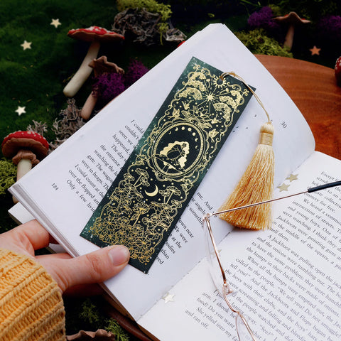 Wonderland Bookmark - Green