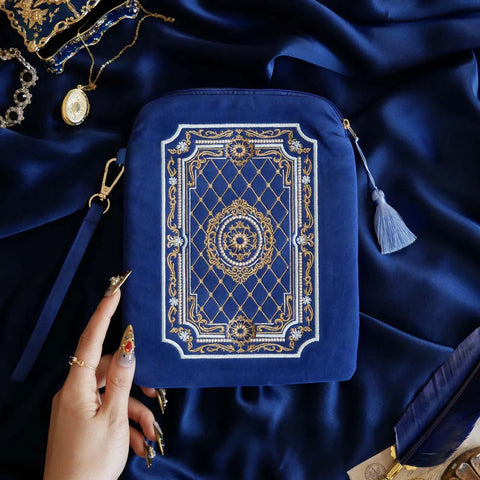 Mon Chérie eReader Sleeve