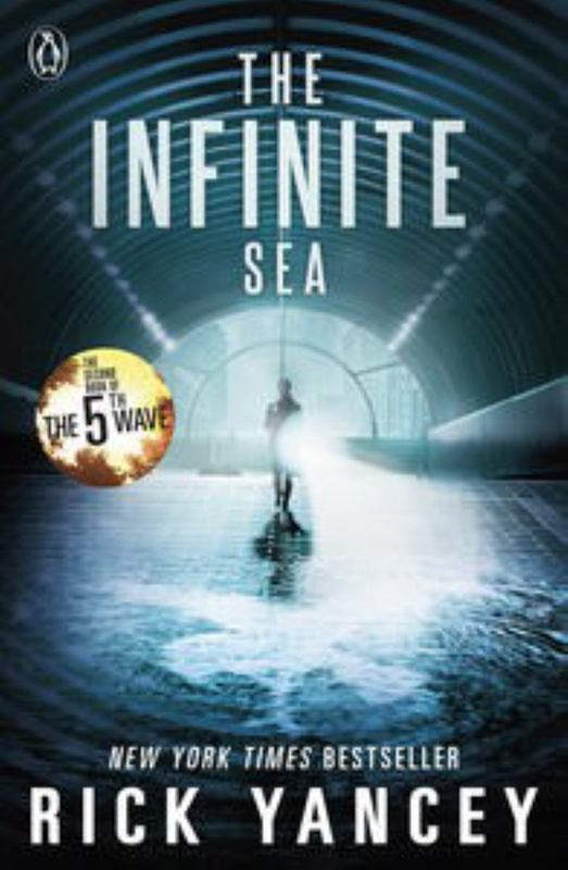 The 5th Wave: The Infinite Sea (Book 2) by Rick Yancey - 9780141345871