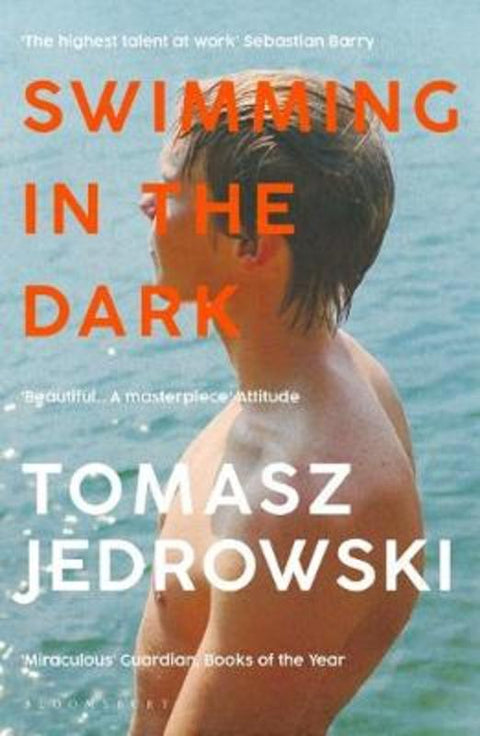 Swimming in the Dark by Tomasz Jedrowski - 9781526604989
